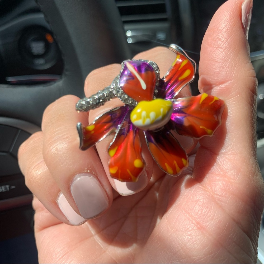 BCBGMAXAZRIA adjustable flower ring
